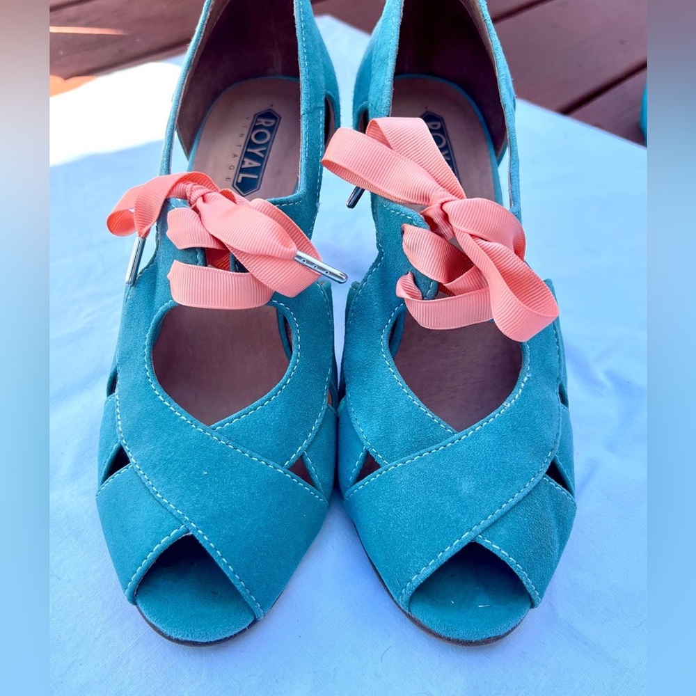 Royal Vintage Cora size 9.5
